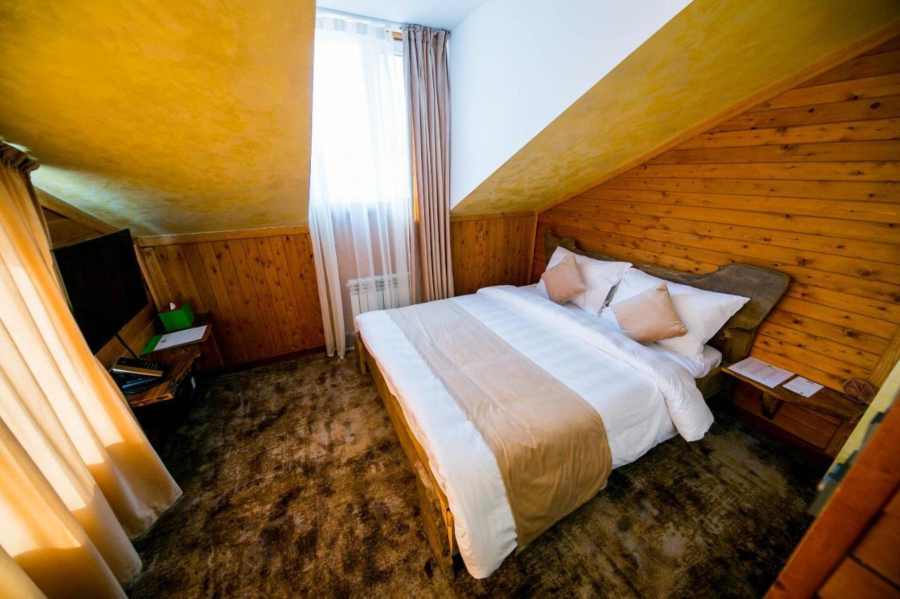 Hyde Park Hotel Kek-Dzhar Værelse billede